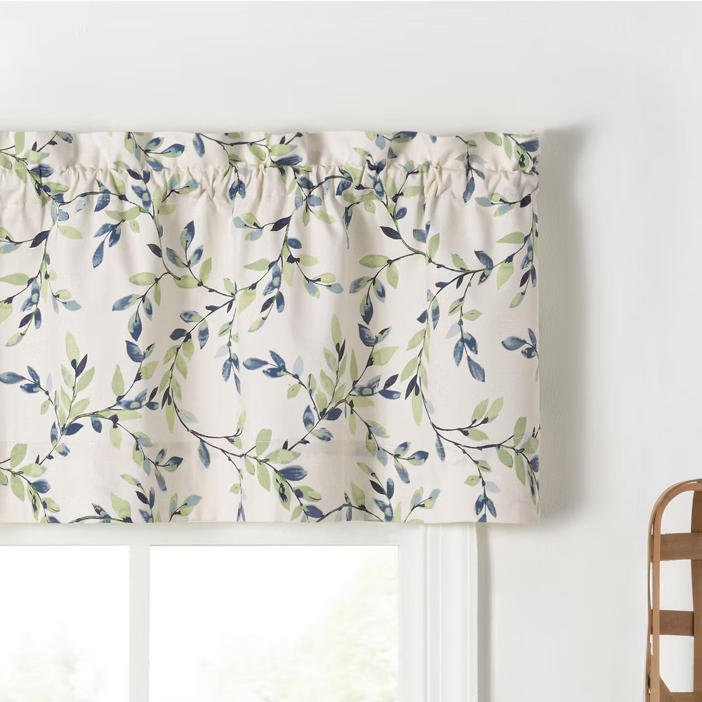 Ellis Vintage Stylish Medium Scale Printed Vine Pattern 3″ Rod Pocket Scallop