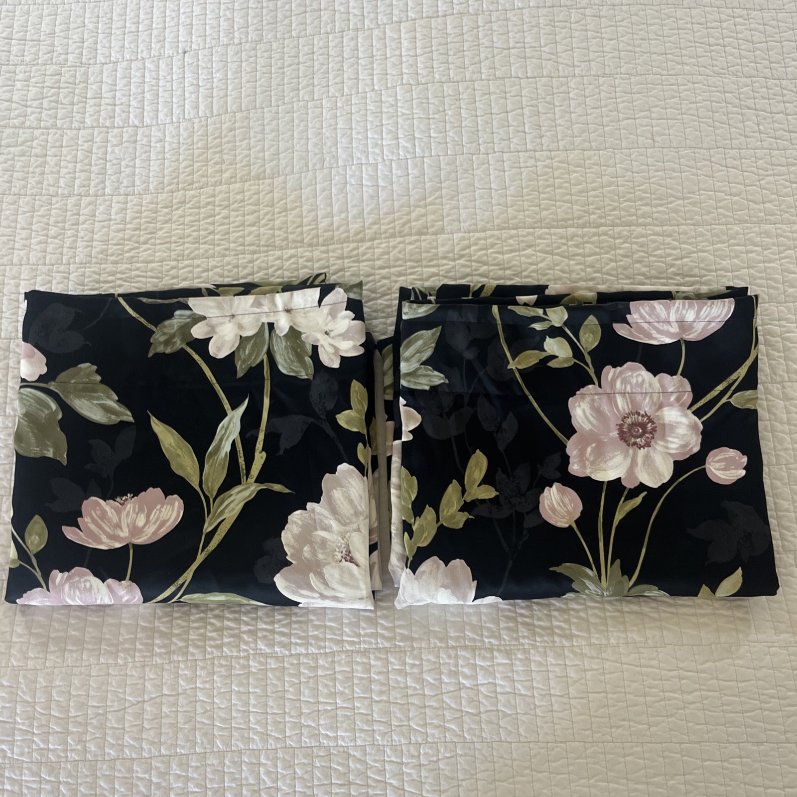 IKEA ROSENMOTT Blackout Curtains 2 Panels (1 pair) 57×98 Black Floral Polyester