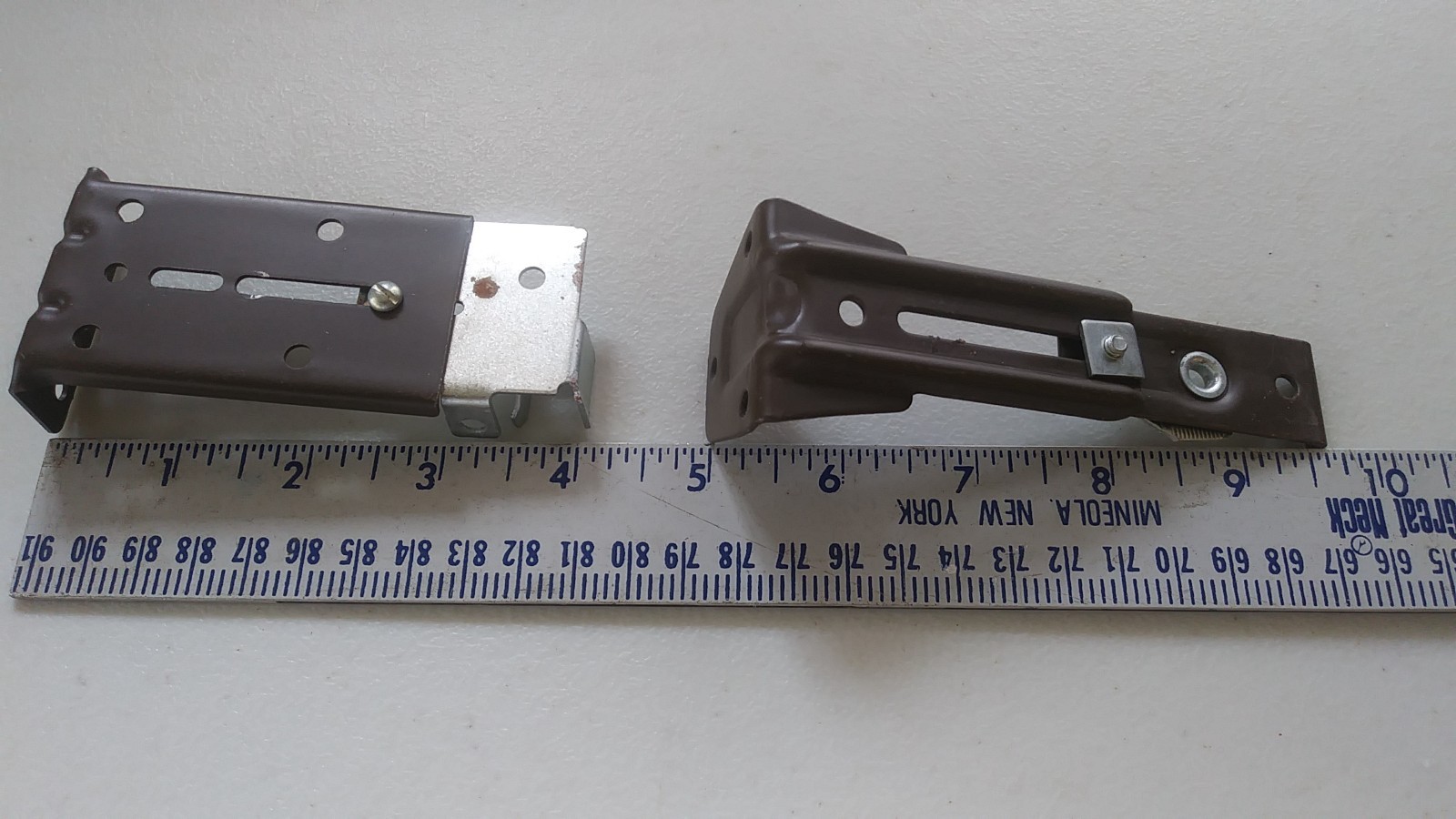 Vtg Kirsch traverse rod end brackets and support bracket set. Brown color. 464