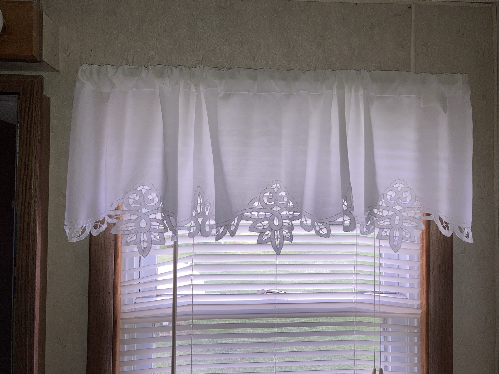 MAINSTAYS 3 PIECE SET WHITE 30×36 And 60×16 CURTAINS VALANCE BATTENBERG TIERS