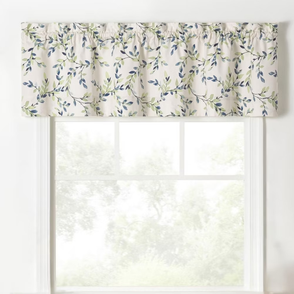 Ellis Vintage Stylish Medium Scale Printed Vine Pattern 3″ Rod Pocket Scallop