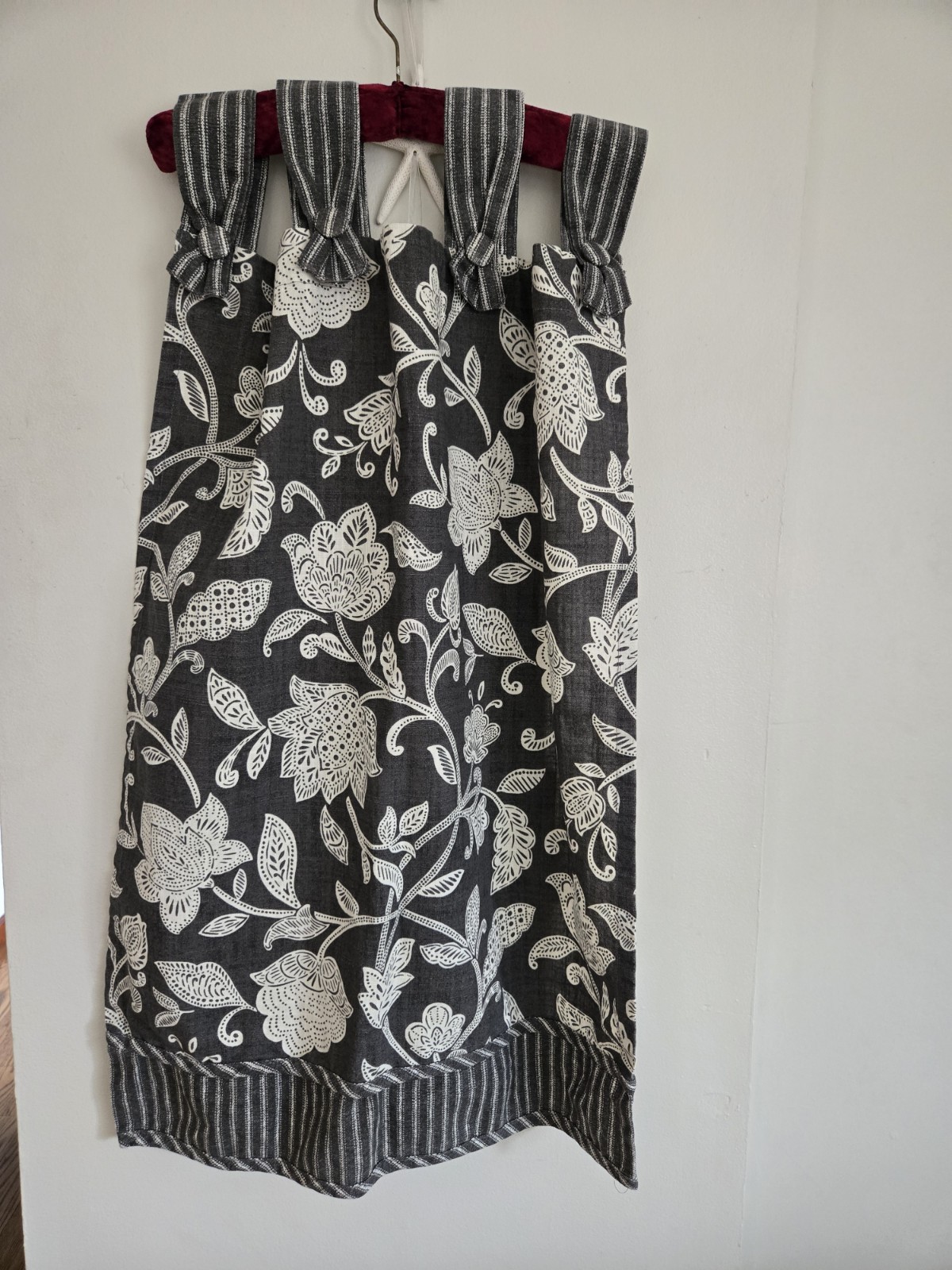 Set Of 2 Waverly Gray White Stencil Vine Cafe Curtains