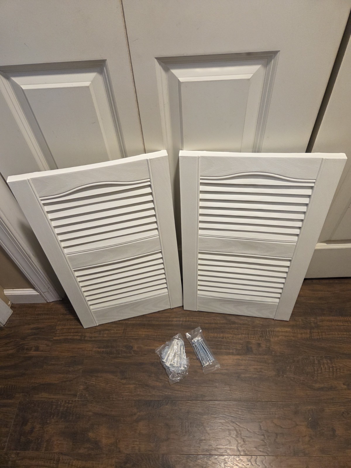 14 1/2″W x 25″H Mid-America Vinyl, Standard Size Cathedral Top Center Shutters