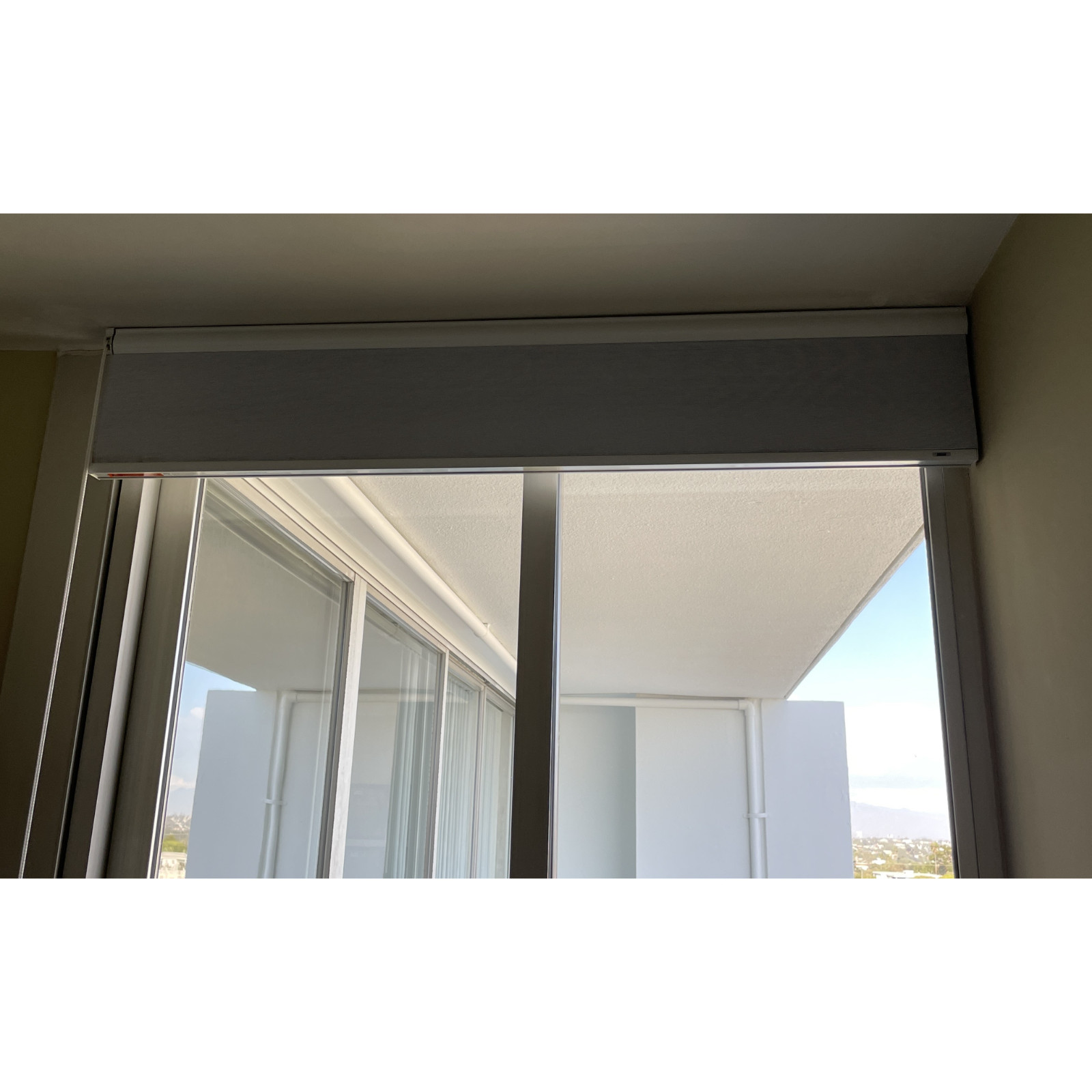 Bali DiamondCell Blackout Shade 46×95.5 Midnight Bright White Cord Loop