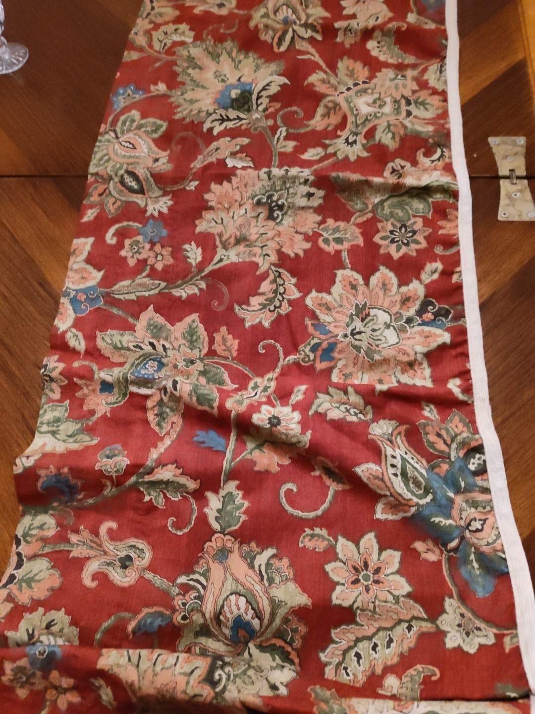 Ralph Lauren Chaps Annabelle Valance Curtain Red Floral 76″ x 18″ Tan Woven Trim