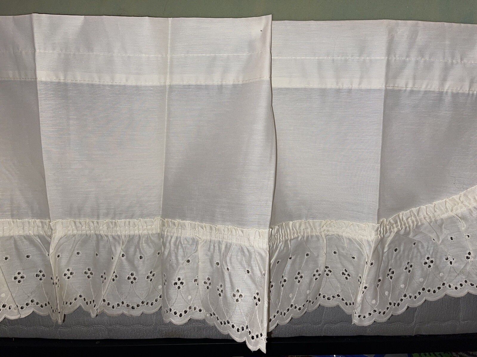 NWT VTG Off-White Window Valance Eyelet Embroidery Lace 48″ x 15” Cottage Shabby