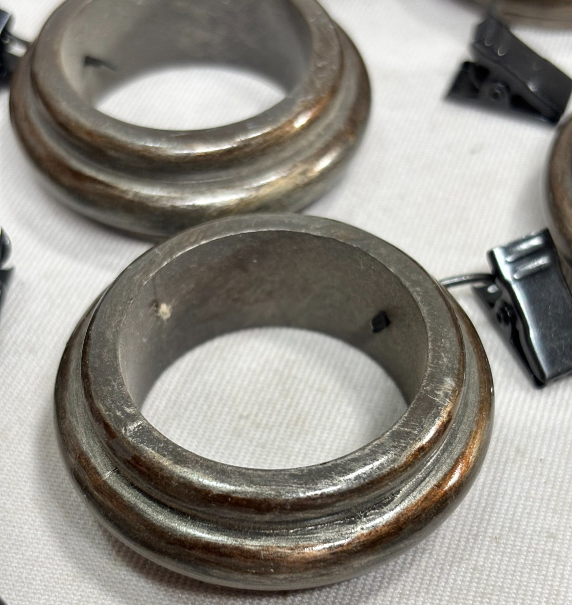 Set of 28 Café Curtain Rod Clip Rings – inside dia. for rod is 1.25″ – RESIN