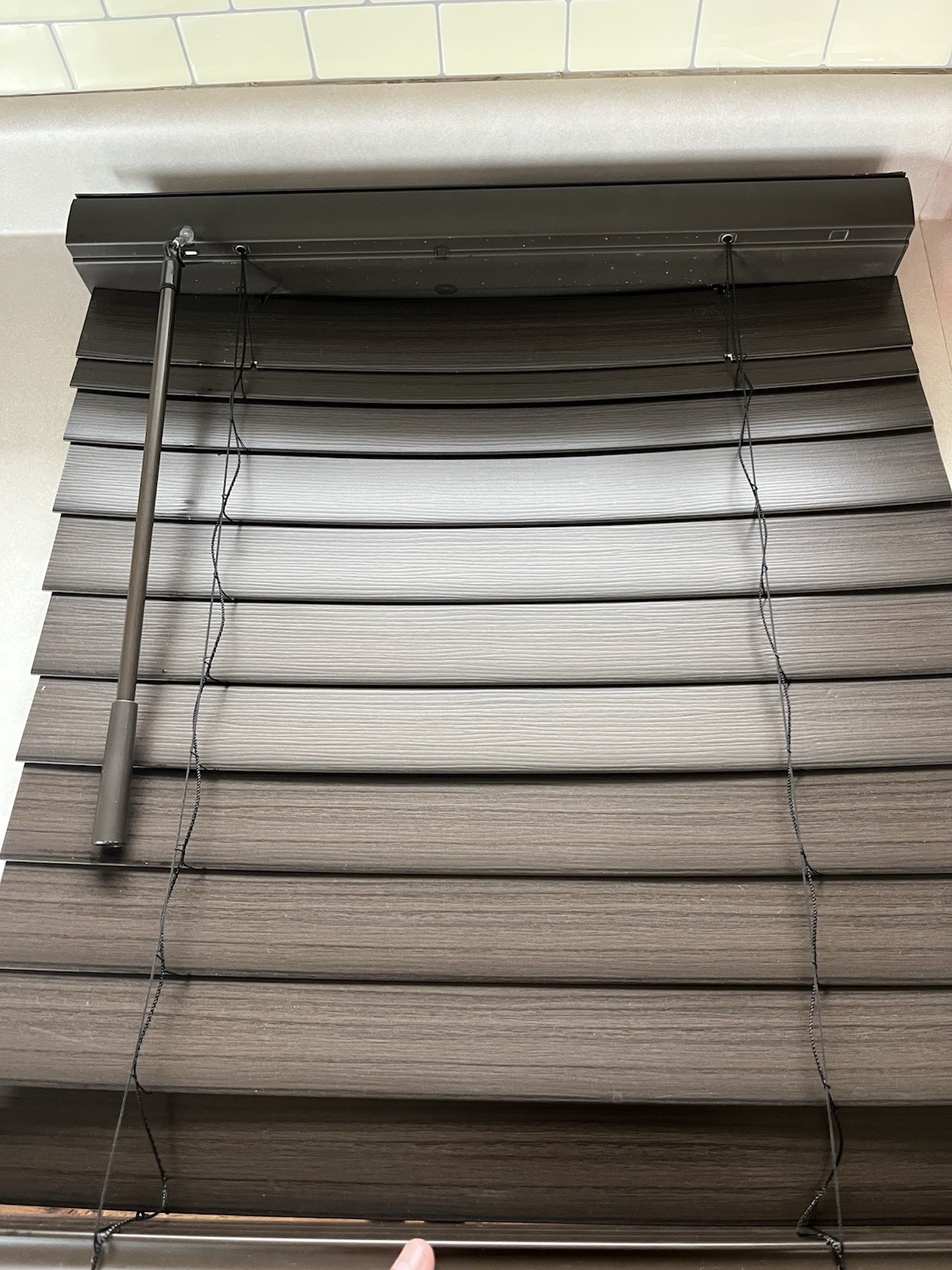 2.5″ Wood Composite Blind 22 1/4″ W X 24.5 L with Mounting Hardware Cordless HQ