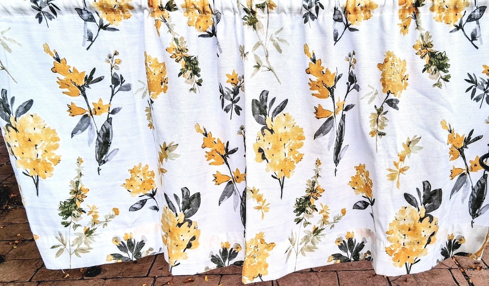 Moss & Willow White Yellow Floral Window Valance 49″ X 21″ Cotton Poly Blend