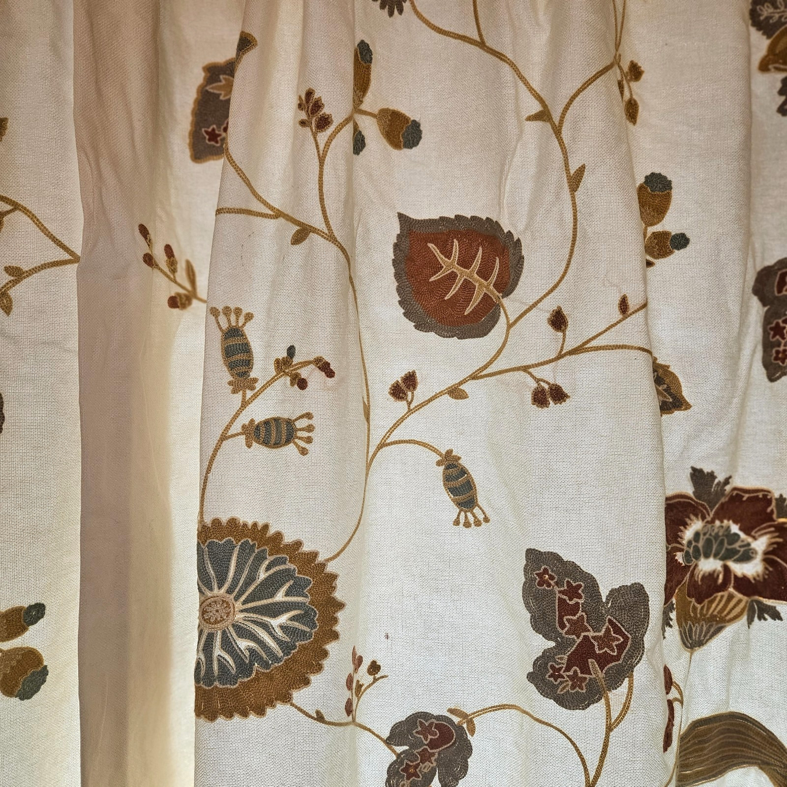Pottery Barn Margaritte Embroidered Drapes Pair Lined Rod Pocket 82″ L