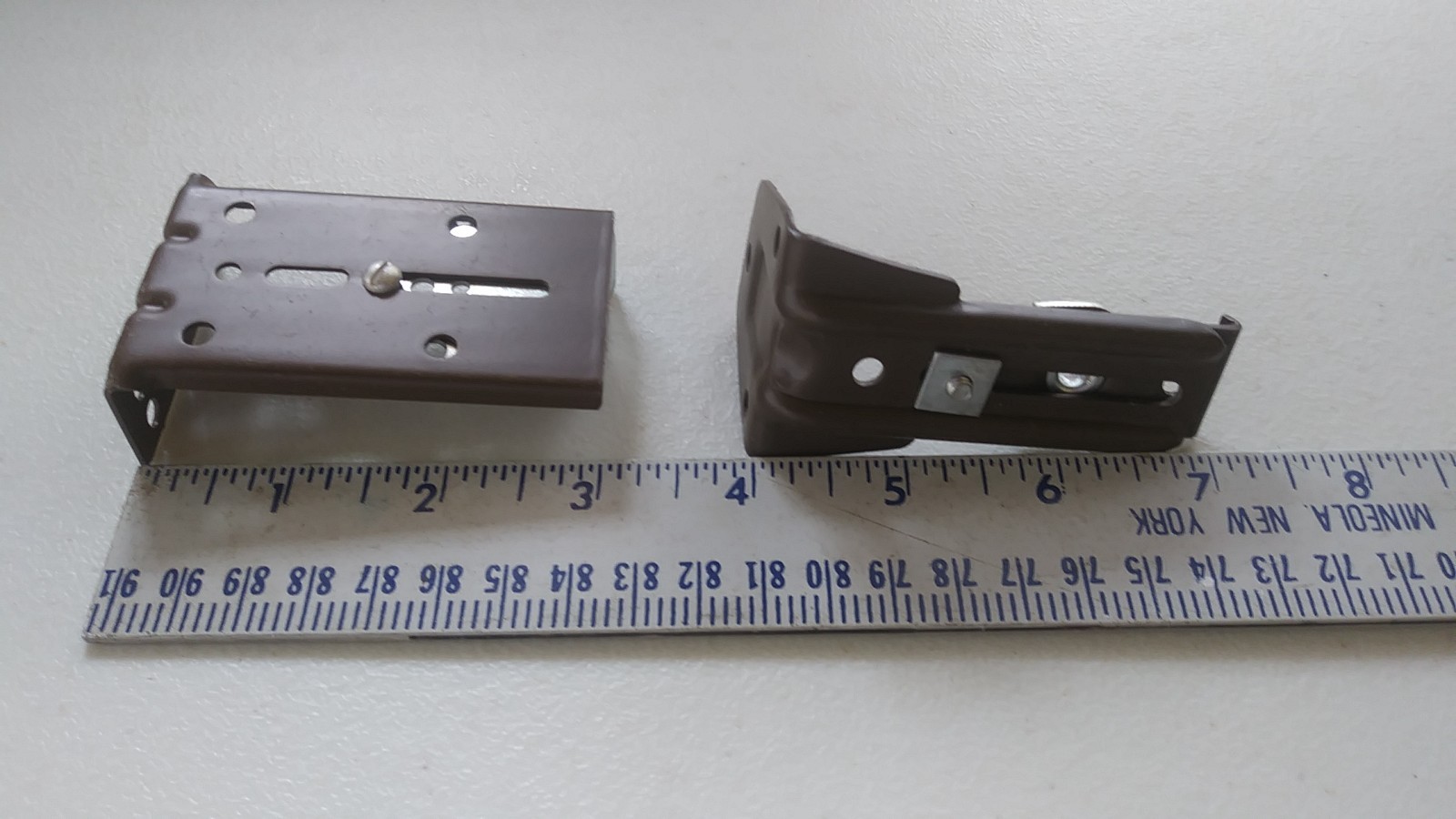 Vtg Kirsch traverse rod end brackets and support bracket set. Brown color. 464