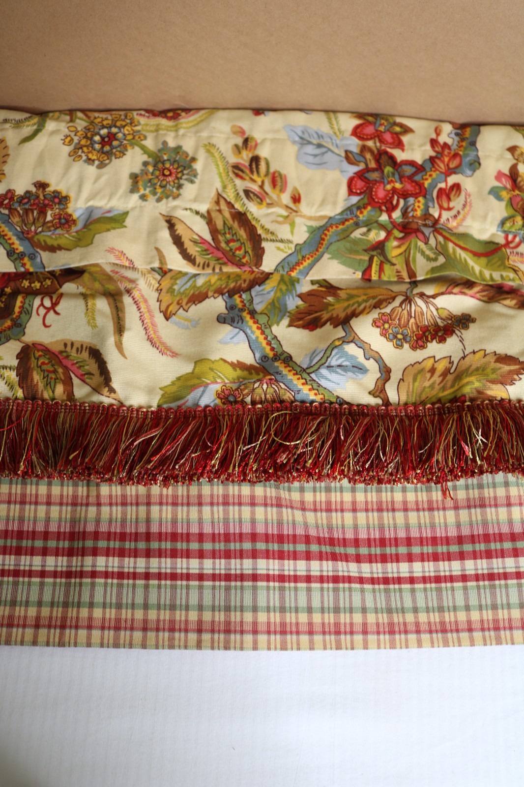 Waverly Hyde Park Valance Jacobean Floral Tassel Fringe Red Green Tan 23″x76″