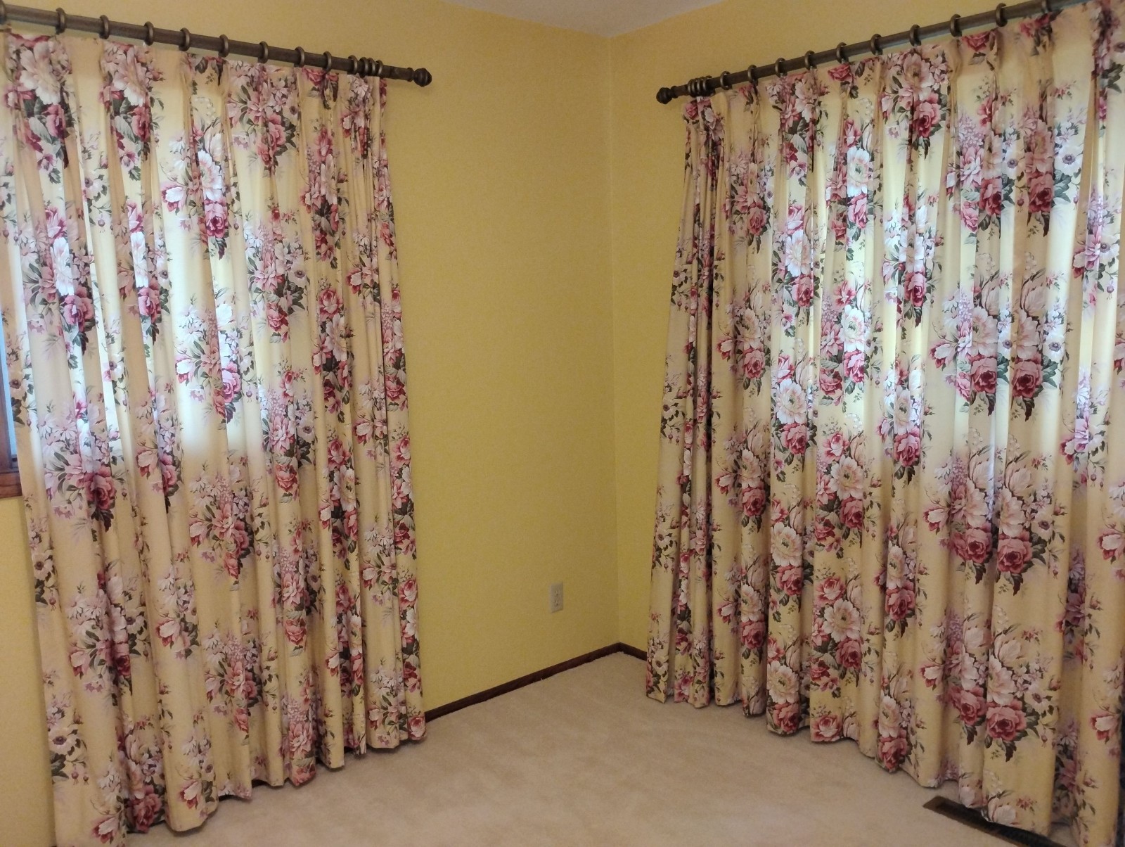Ralph Lauren Custom Drapes Pinch Pleats Yellow Floral 4 Panels 54″w x 79″t each