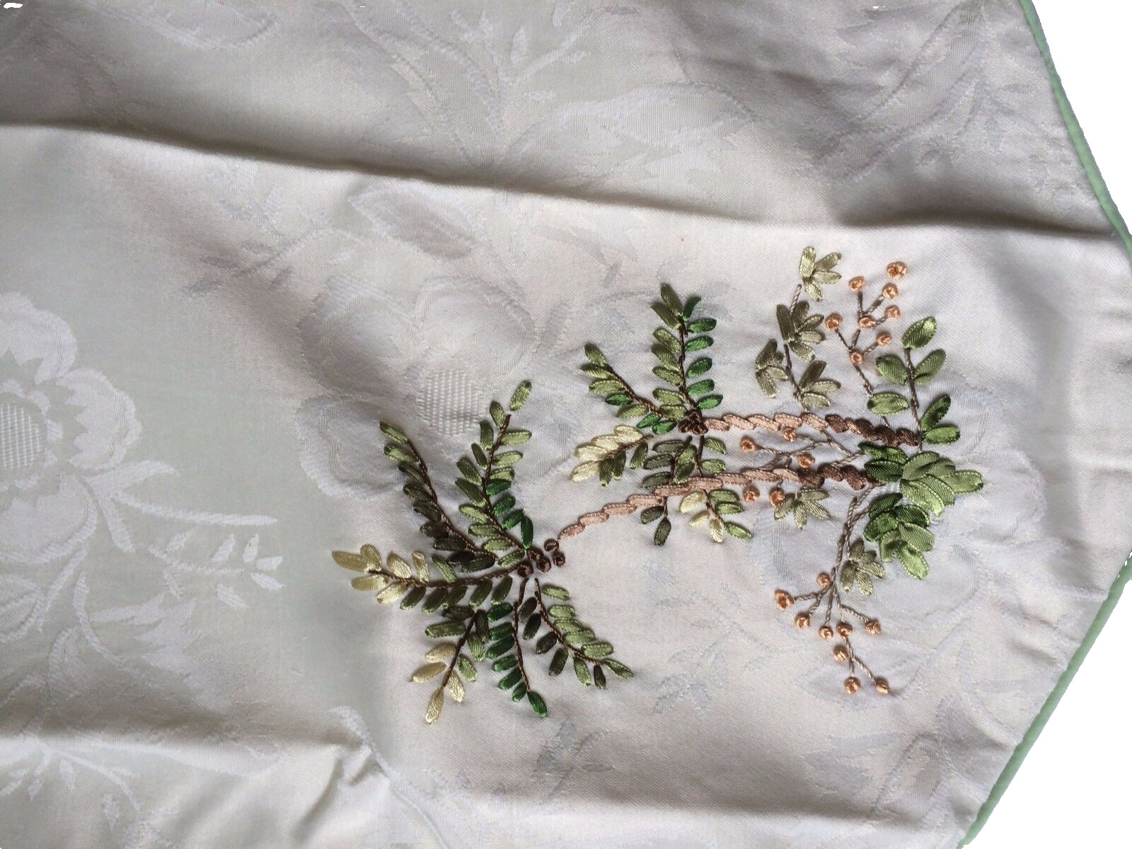 Designables Oasis One Valance Scalloped Floral Embroidery 45″ W X 18″ L NEW