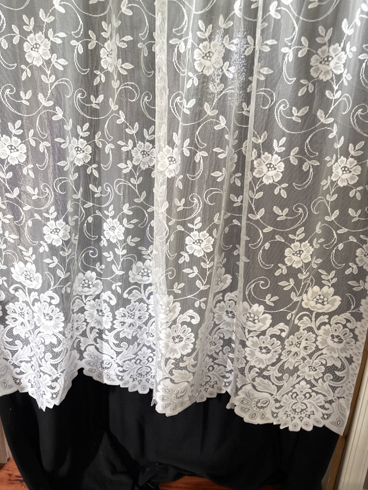 JCPenney Home Collection Floral Lace Curtain Panel 31″ L x 54″ W Cream Sheer