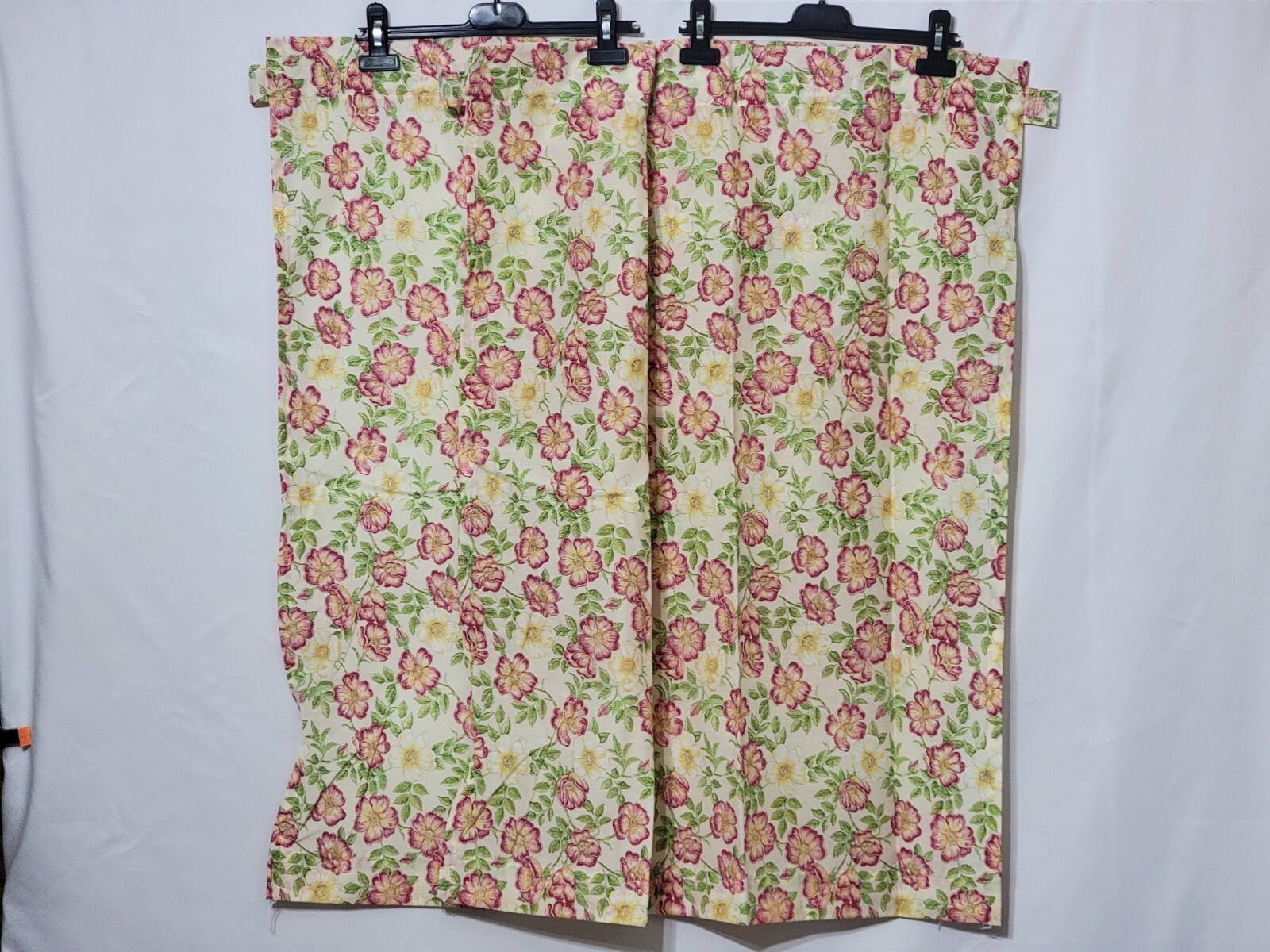 NWOTS VINTAGE 3 PC KITCHEN CURTAIN SET BEIGE FLORAL SWAG 57″WIDE 30×36 CURTAINS