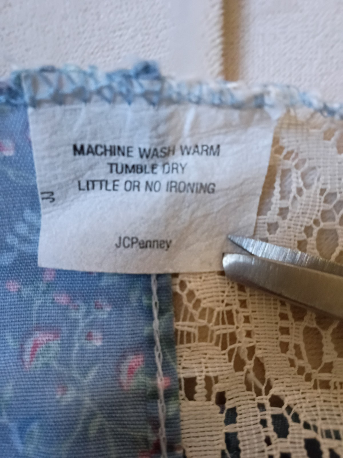 JCPenney Vintage Ivory Window Valance Gathered Blue Floral Lace Cottage Country
