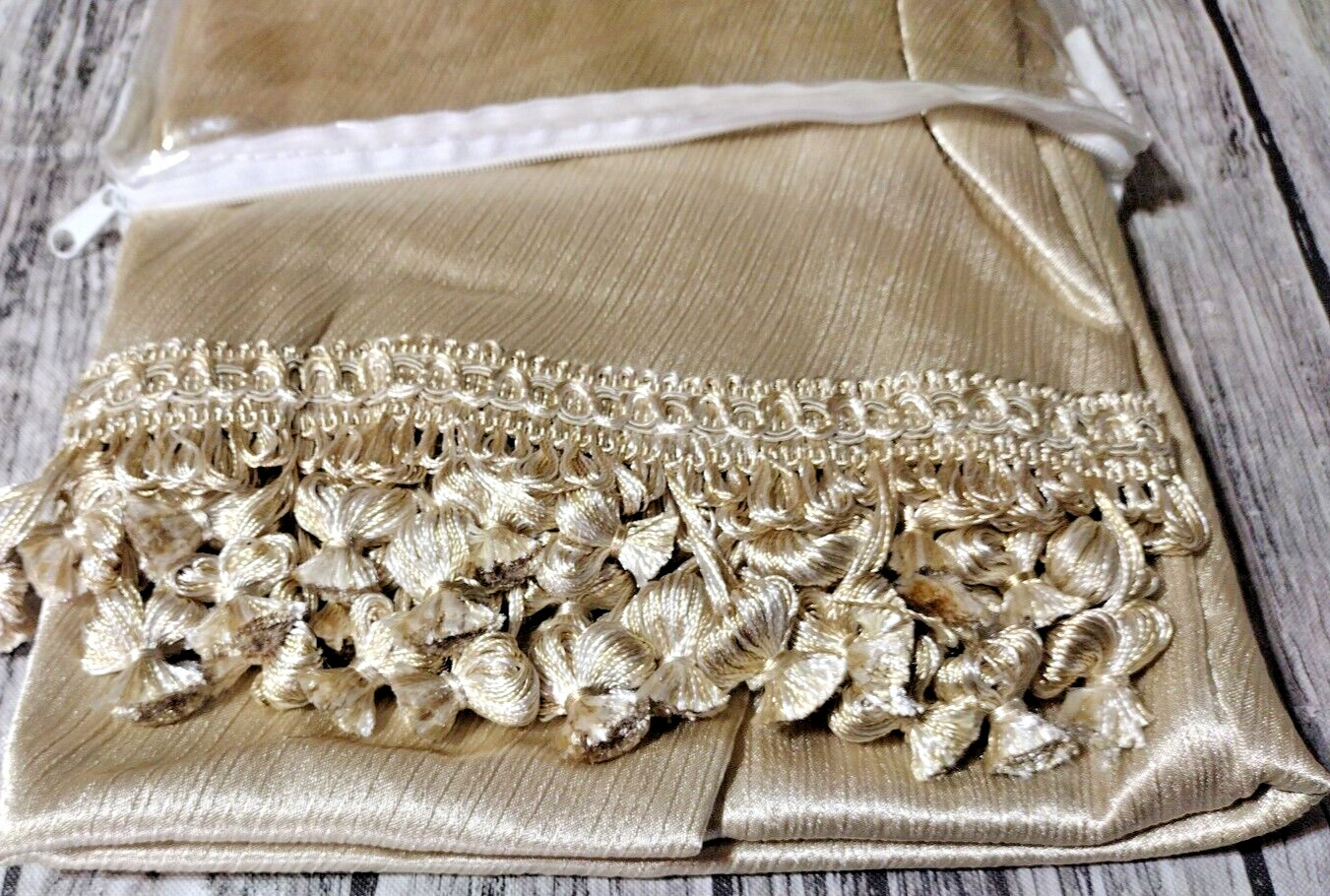 Waterfall Valance, Candlelight, 58″ wide x 38″ long, HILTON, Royal Velvet, NWT