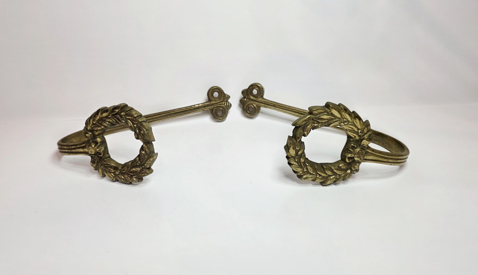 Vintage Gilded Brass Art Deco Laurel Wreath Set of 2 Curtain Tiebacks Holders