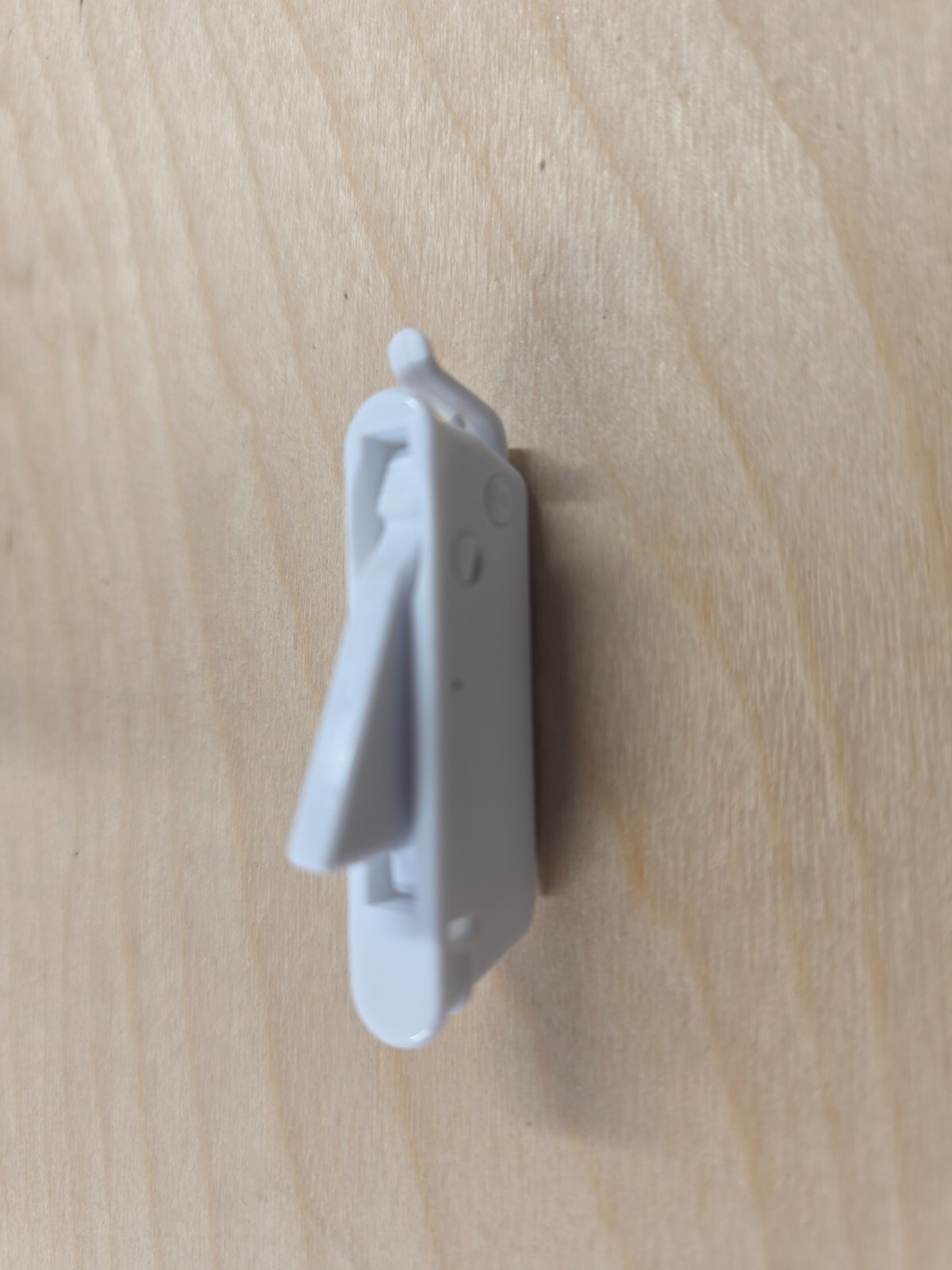 Vent latch for Vinyl Windows, WHITE / smoot latch. sold as a set of 2