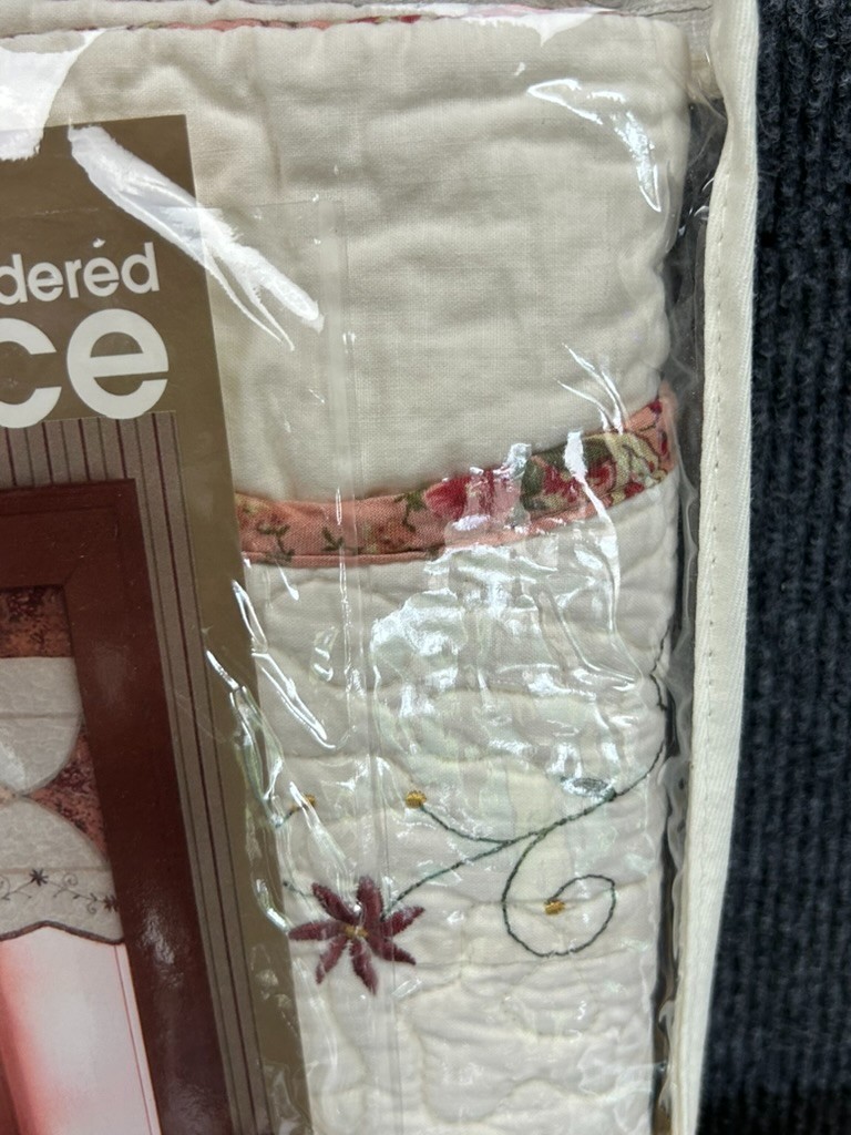 JCPenney Home Collection Quilted Embroidered Valance Vintage Manor 52×15 – Set
