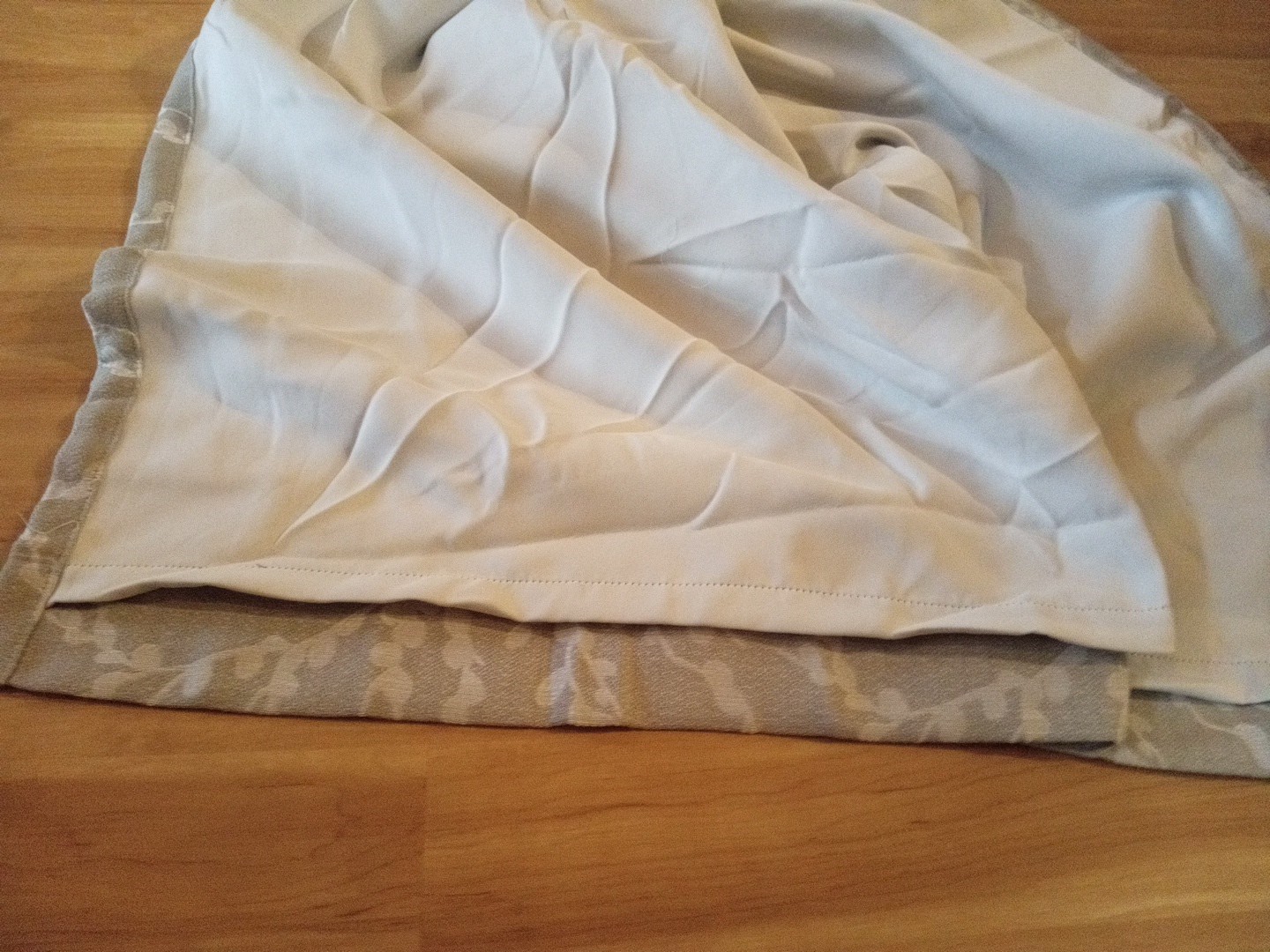 Threshold Floral Botanical 99% Blackout Curtain Panel Beige White 50×63 Window