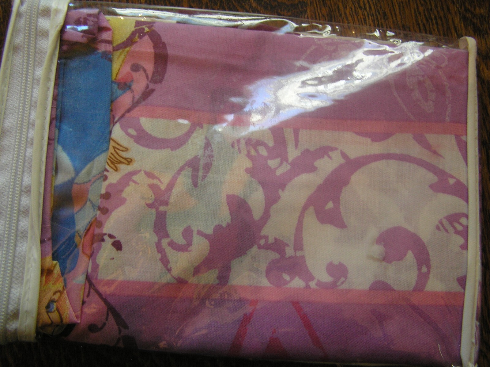 Disney Princess Cotton Blend VALANCE 5 PRINCESSES Repeat Purple Pink Background