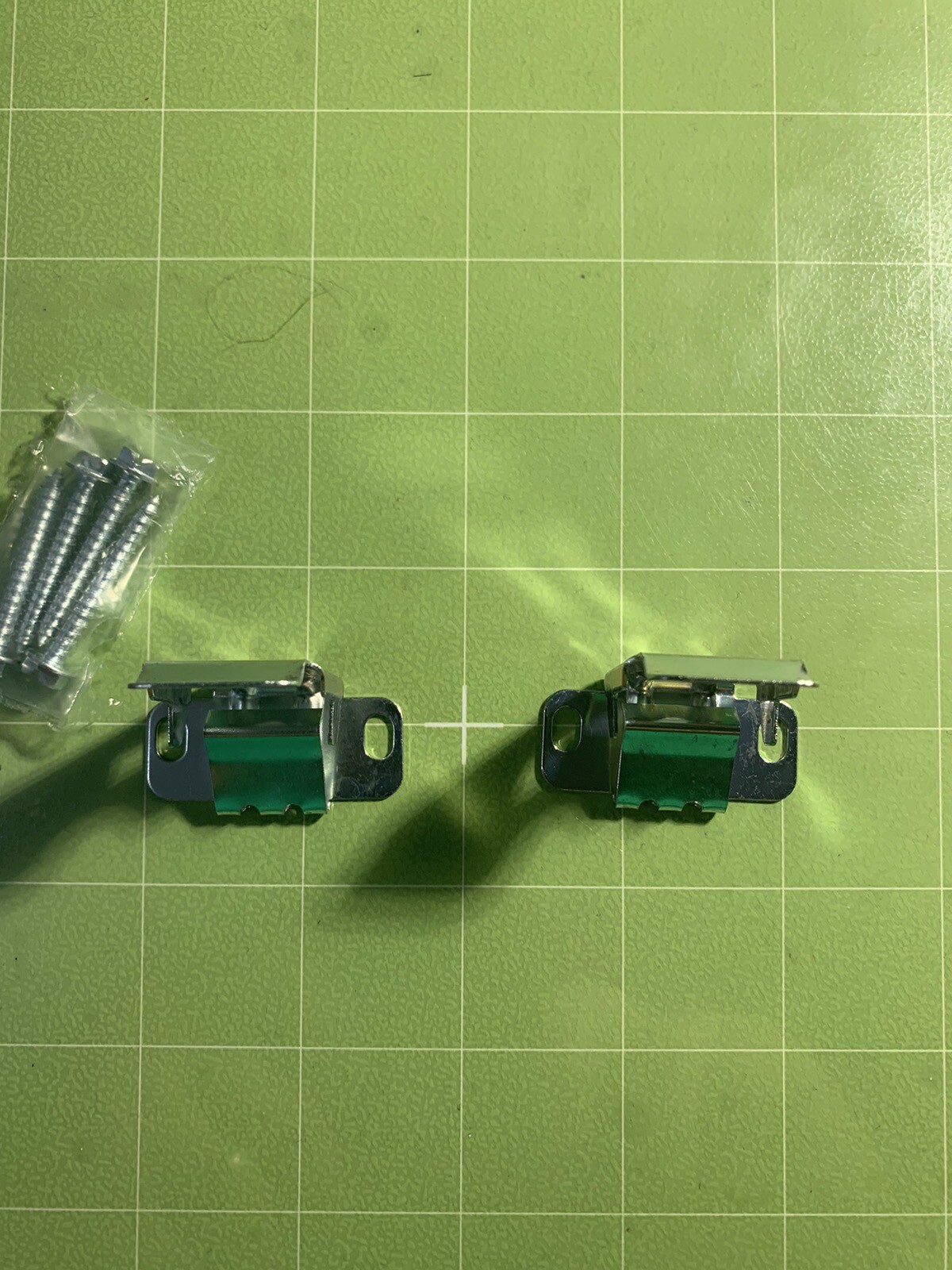 Graber / Bali Mounting Brackets For Crystal Pleat Cellular Shades – New – Pair