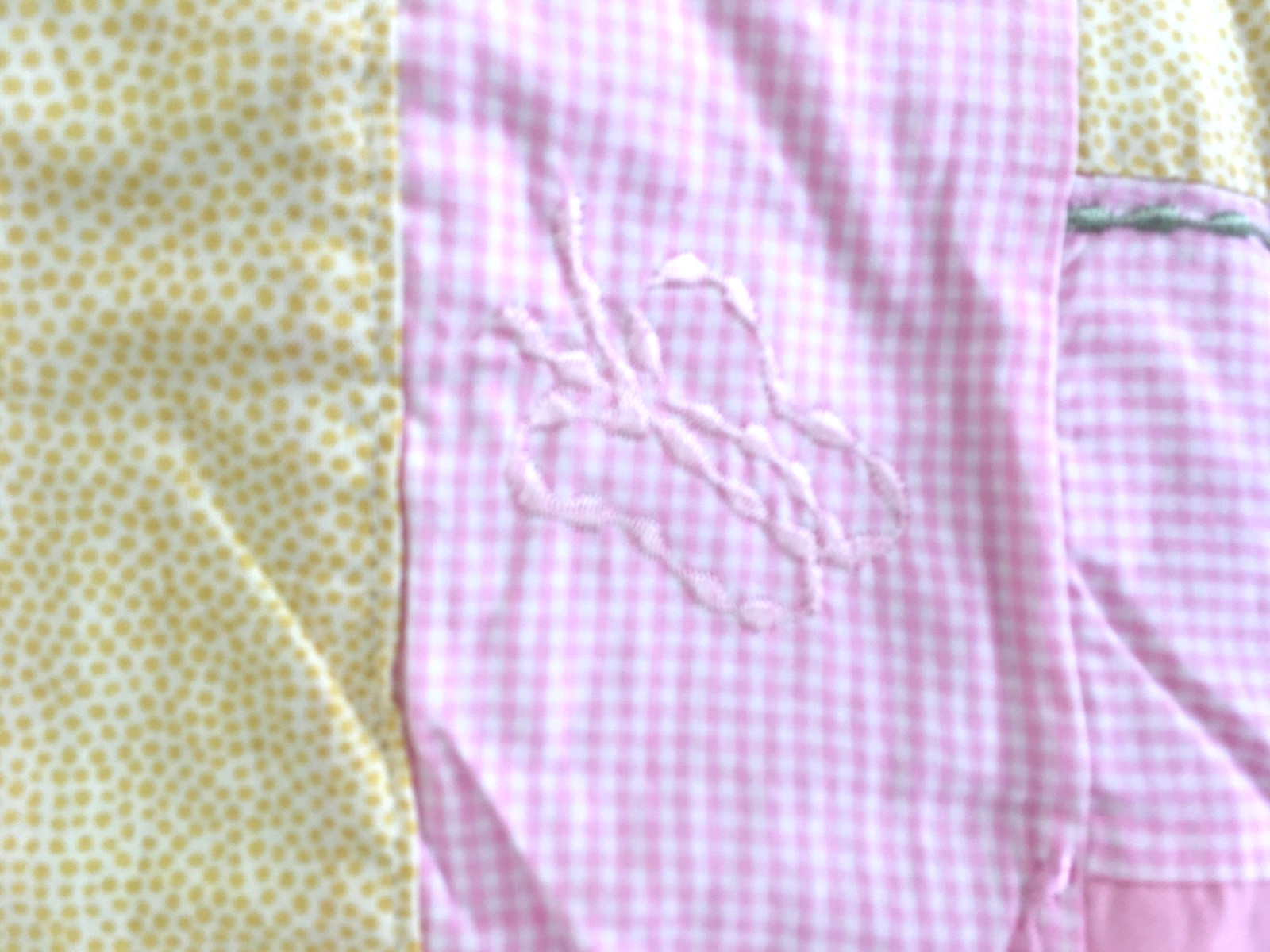 VALANCE ~ FLOWERS APPLIQUED on PATCHWORK ~ Window Box Pink NEW