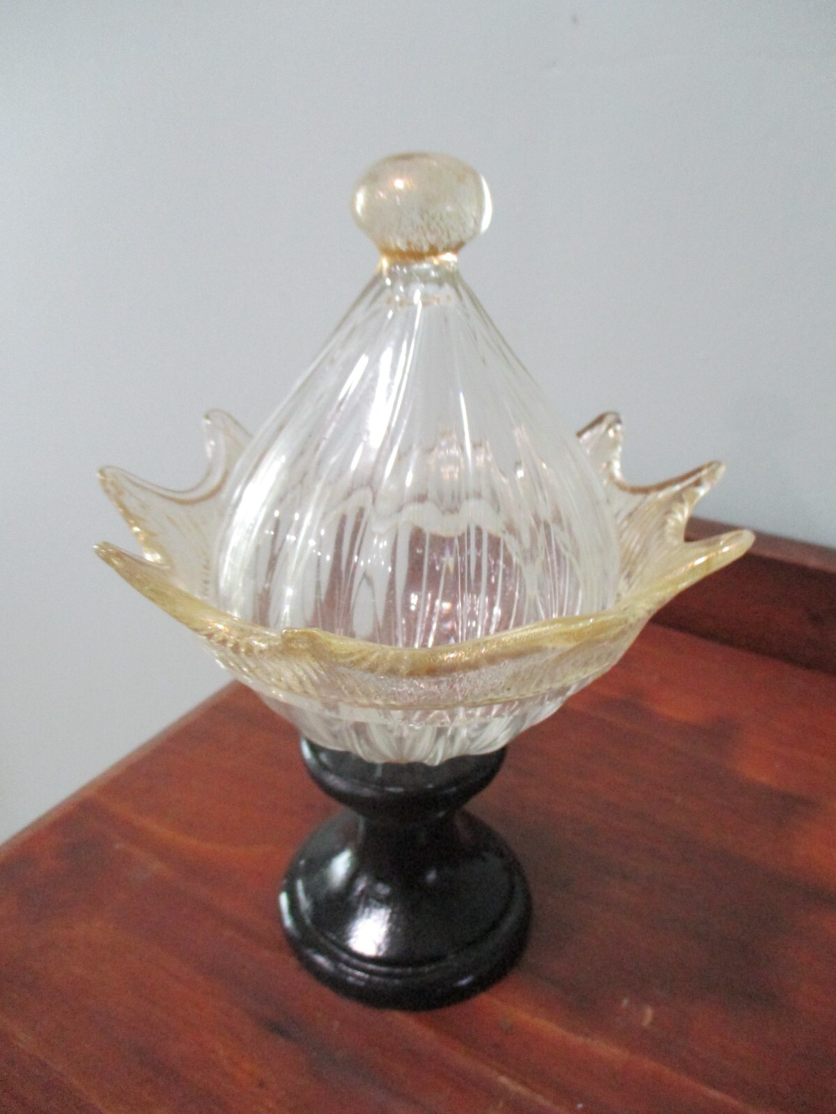 Murano Clear crown gold button top scalloped Murano Glass Curtain Rod Finial