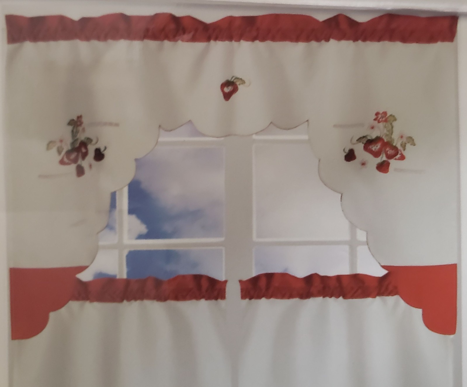 3pc. Embroidery Curtains Set: 2 Tiers & Swag (60″x36″) STRAWBERRIES, SISERA, VH