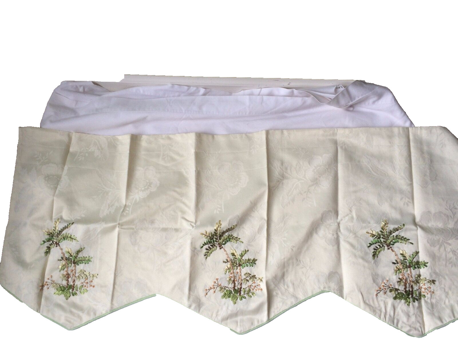 Designables Oasis One Valance Scalloped Floral Embroidery 45″ W X 18″ L NEW