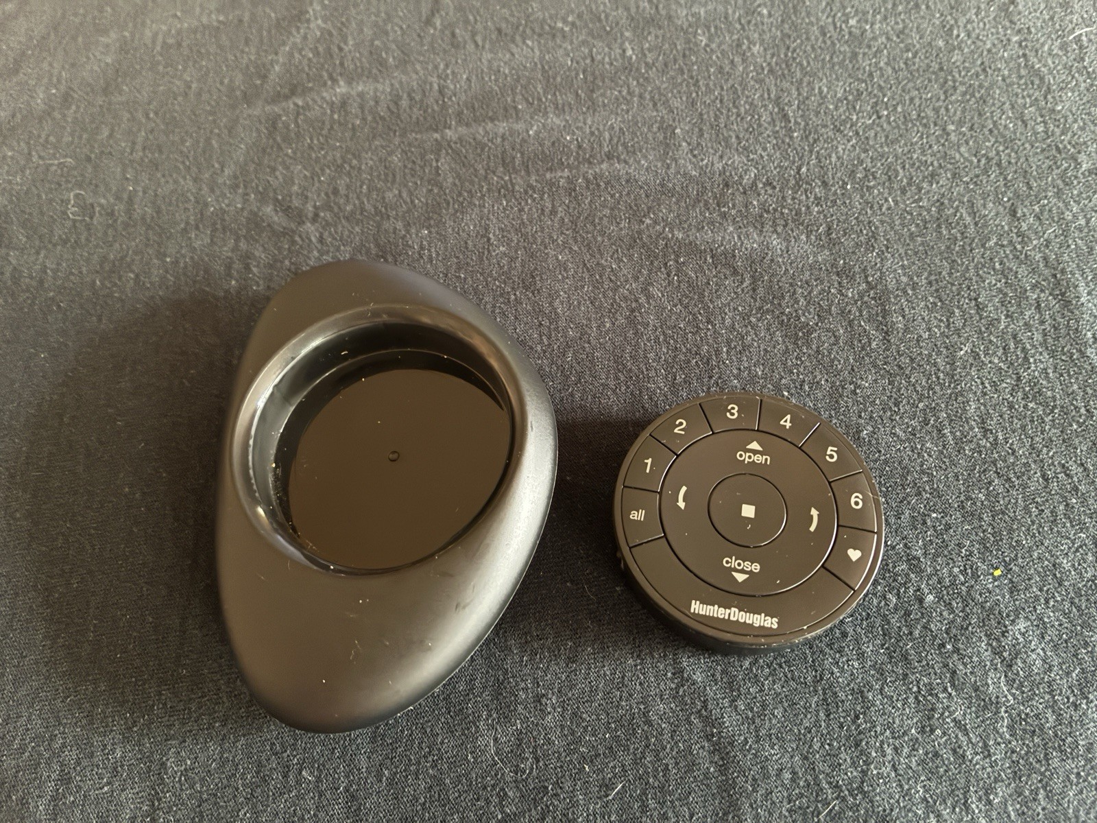Hunter Douglas PowerView Black Remote with Black pebble Gen 2