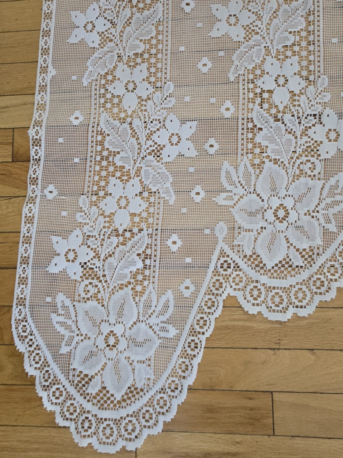 Vintage White Lace Deep Scalloped Valance Floral Pansy 68×37 Victorian Sheer