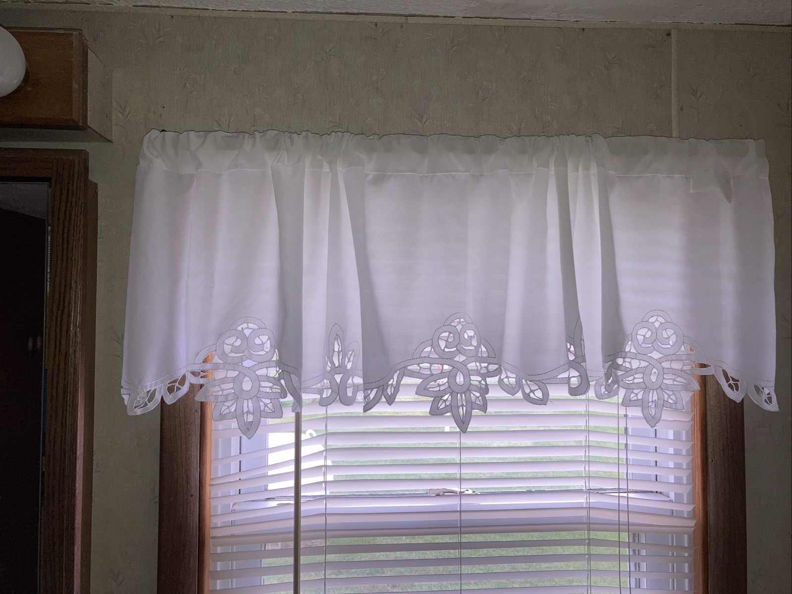 MAINSTAYS 3 PIECE SET WHITE 30×36 And 60×16 CURTAINS VALANCE BATTENBERG TIERS