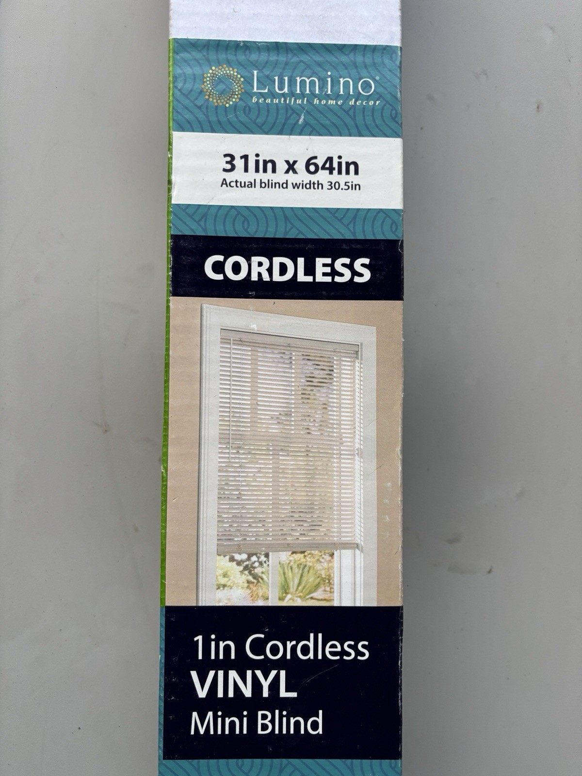 Lumino 1” Cordless Vinyl Mini Blind – 31×64 in – Alabaster – New