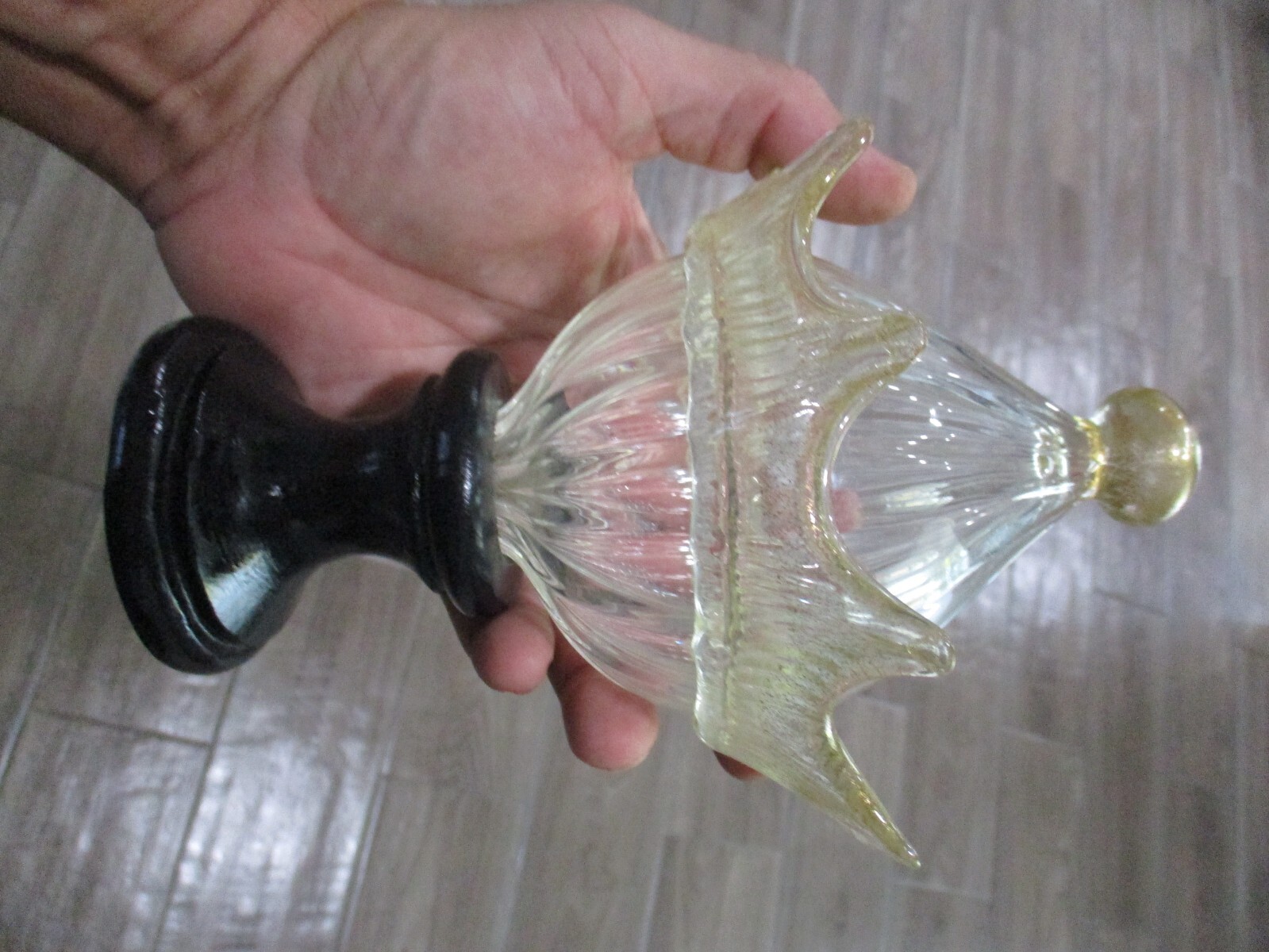 Murano Clear crown gold button top scalloped Murano Glass Curtain Rod Finial
