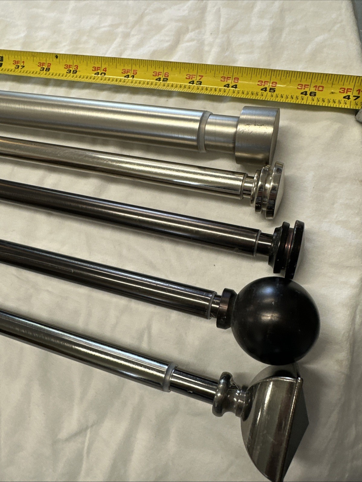 BUNDL 5 Assorted Window Curtain Rods With Hangers
