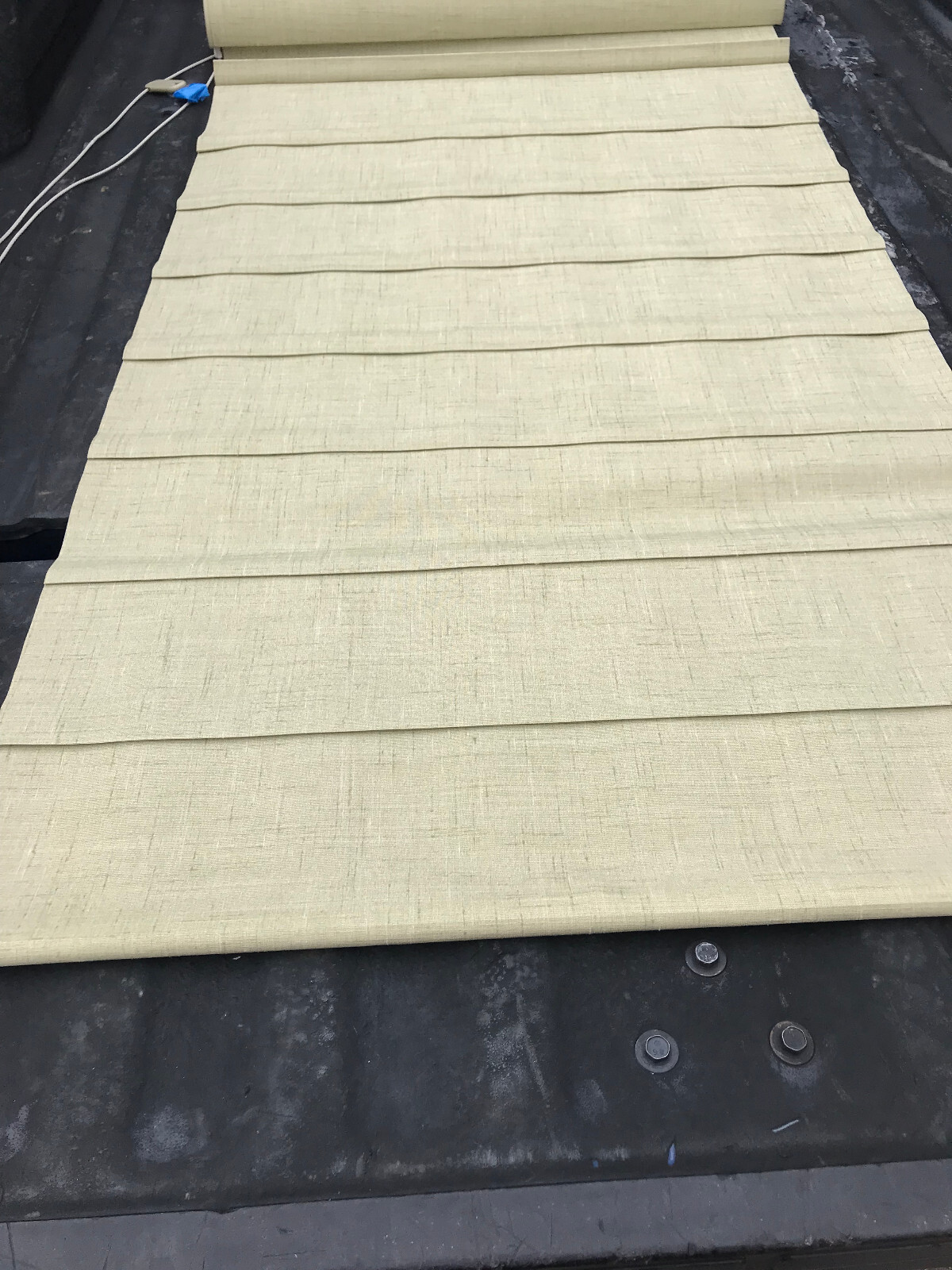 Hunter Douglas Vignette Roman Shade light green 32 width by 56 height