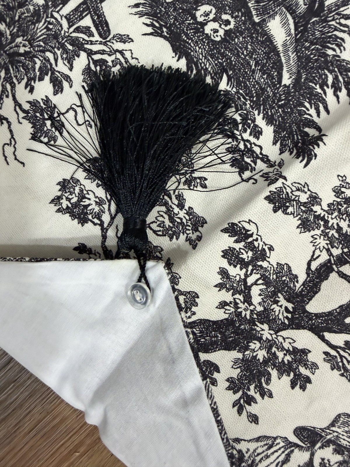 Waverly Country Life Toile Valances Ascot Beige Black Set of 3