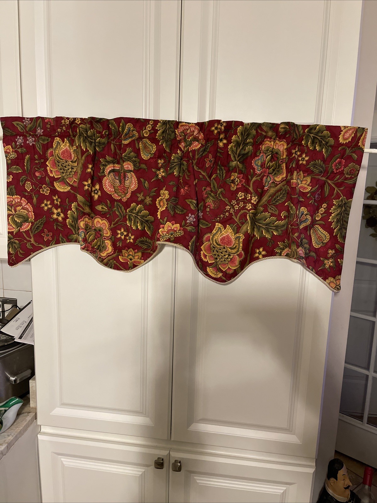 (1) Waverly~”IMPERIAL DRESS”~Burgandy Paprika Jacobean~Lined Valance~50 X17