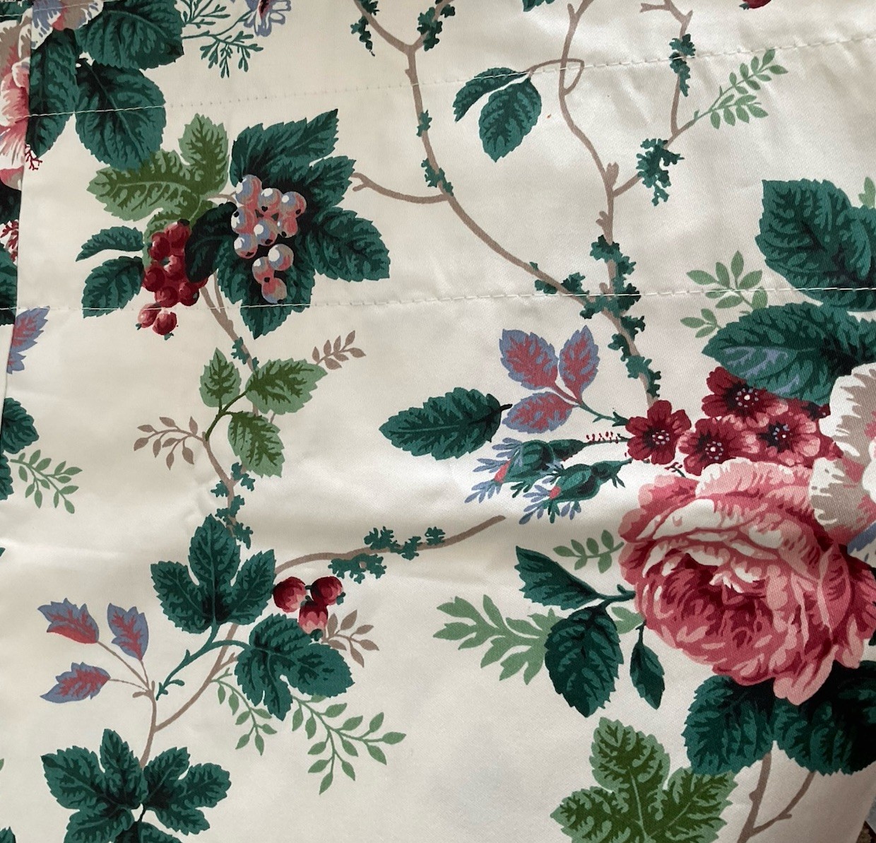 Unbranded VINTAGE Floral/Grapes Curtain/Valance 80 X 16 Beautiful Pre-own