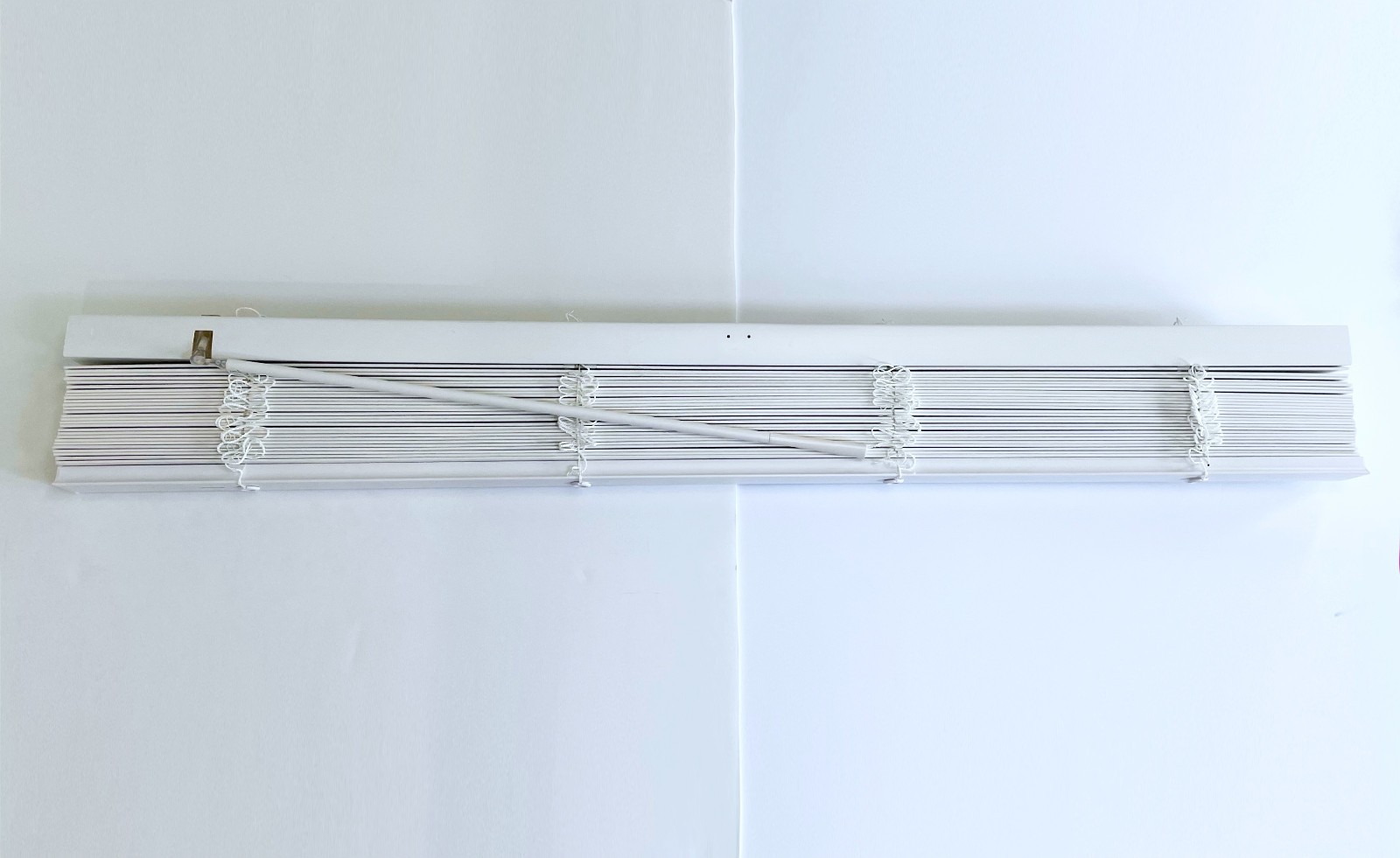 LEVOLOR Basic Cordless Faux Wood Blinds White 47 x 48 in 2″ Slat