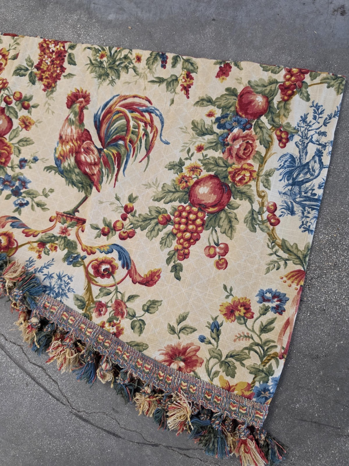 Waverly  “Saison de Printemps” French Country Provencal Saffron Cotton Valance