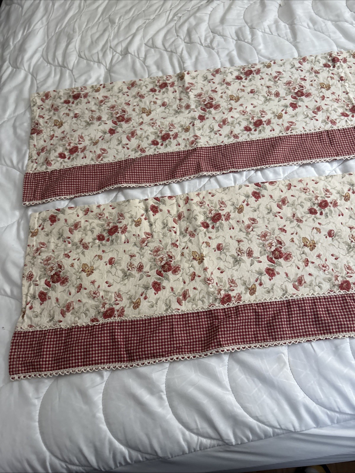 Waverly Garden Room Fairhaven Valance Red Ivory Floral & Gingham 56″ x 11.5″ Set