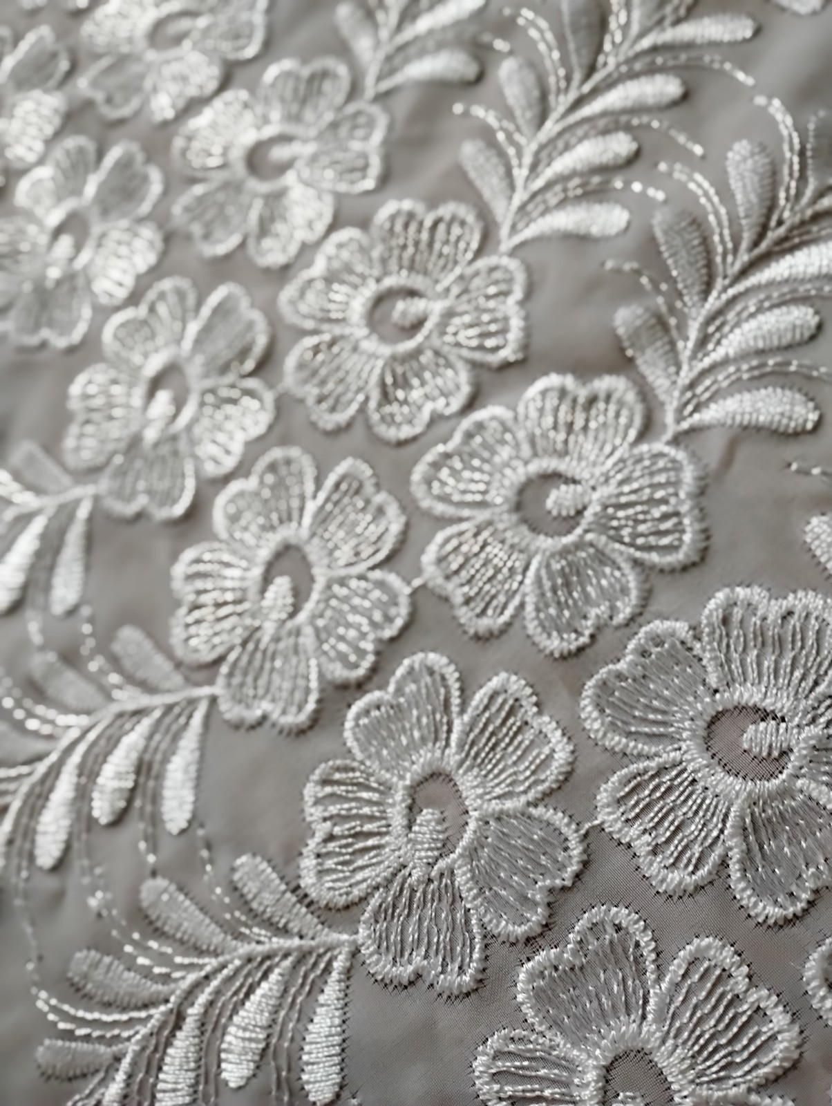 PAIR WHITE LACE LUXERY SHEER CURTAIN PANELS- FLORAL EMBROIDERY TULLE-SCALLOPED