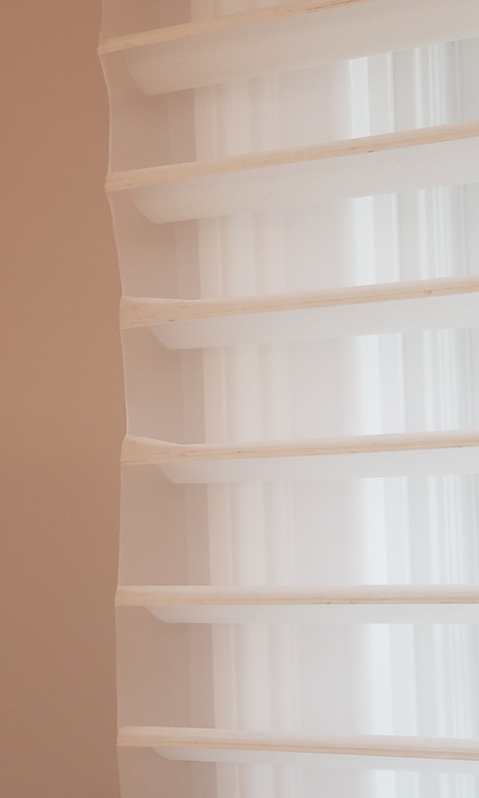 Hunter Douglas Silhouette EasyRise 119×68 New With Imperfection A36/342