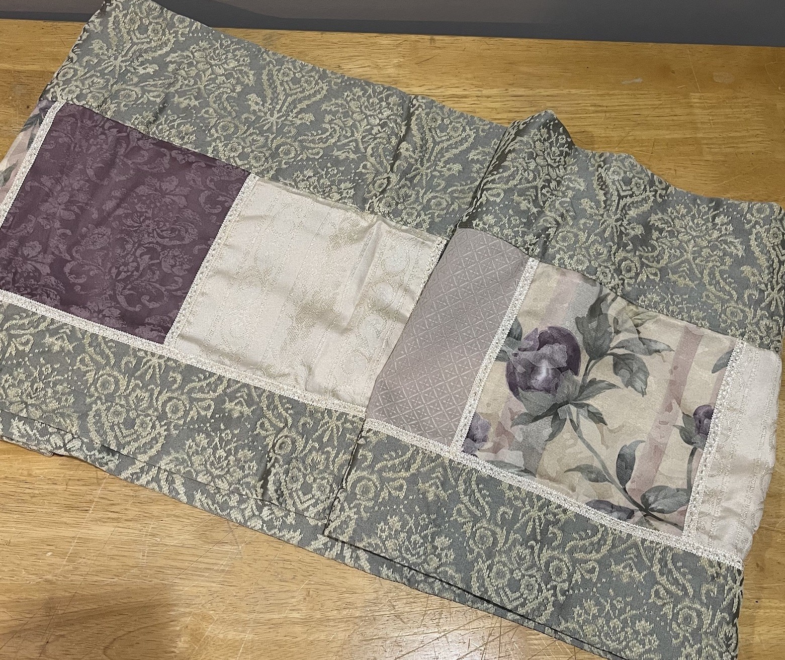 Croscill CAITLIN Lined Valance Damask Floral Sage, Purple Patchwork 18×90″