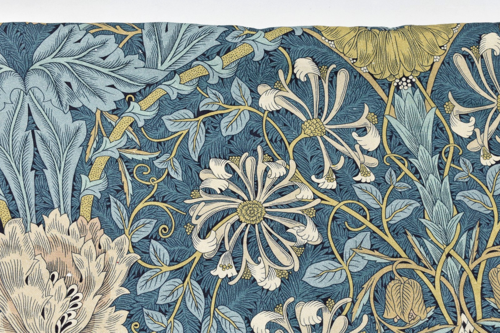 Williams Sonoma SAMPLE Morris & Co Honeysuckle Tulip Pleated Curtain 50×84 AS-IS