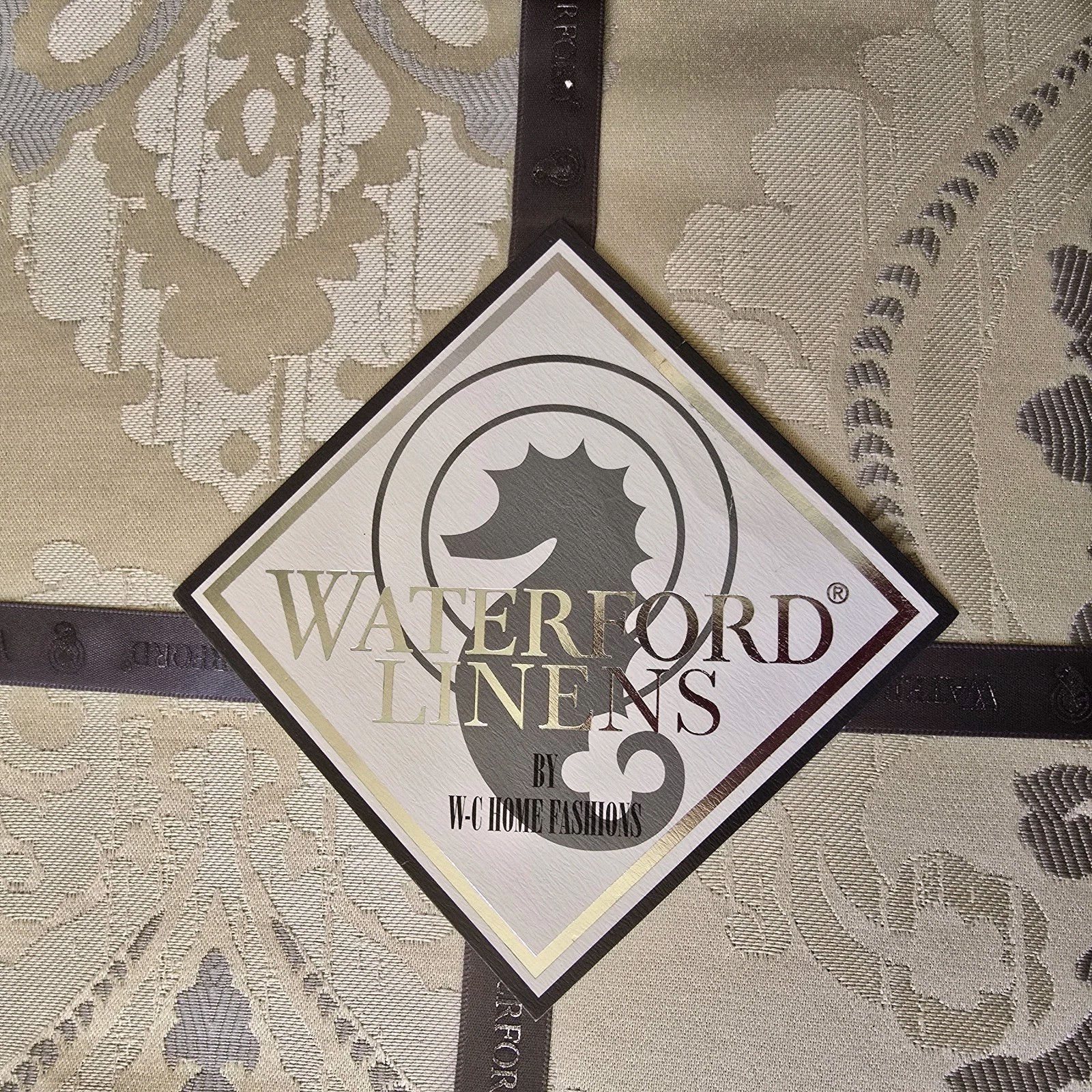 Waterford Fontyne Platinum One Pole Top Drape 50″ X 84″ NEW